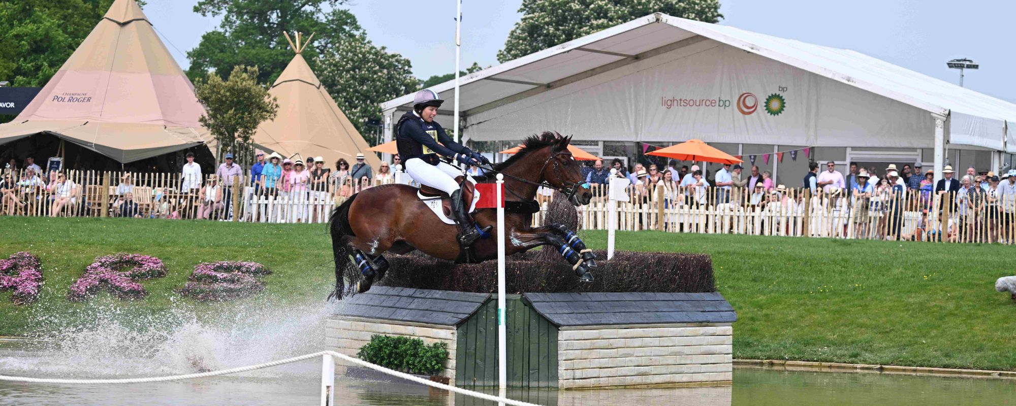 Horse jumping ay Badminton Horse Trials 2024